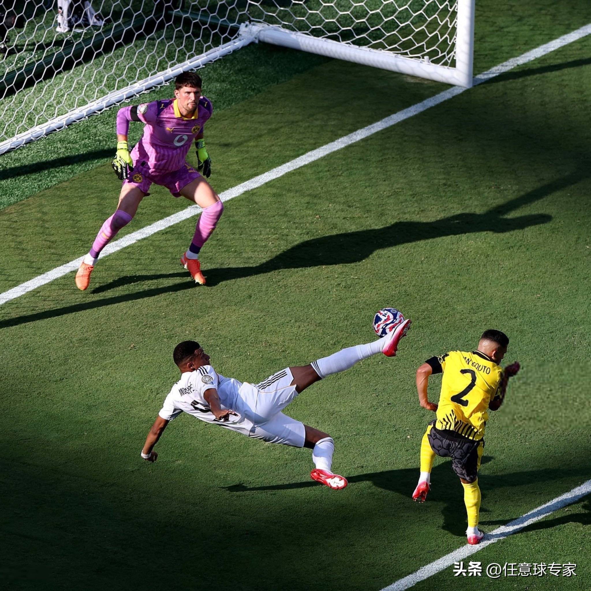 包含球星爆发!足球赛场再现神级操作的词条 包含球星爆发!足球赛场再现神级操作的词条