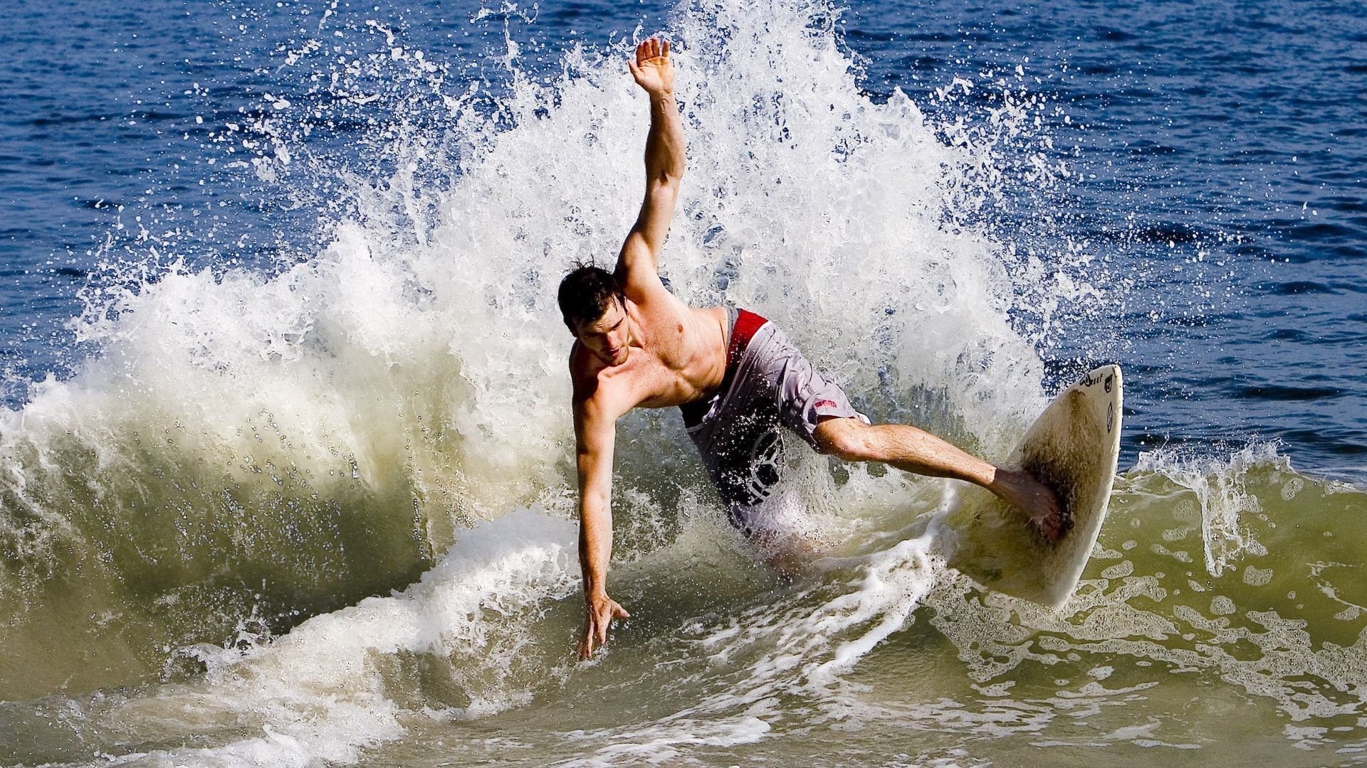 东方与西部的碰撞,小贾伦·杰克逊如何用火焰点燃公牛与新疆的赛场