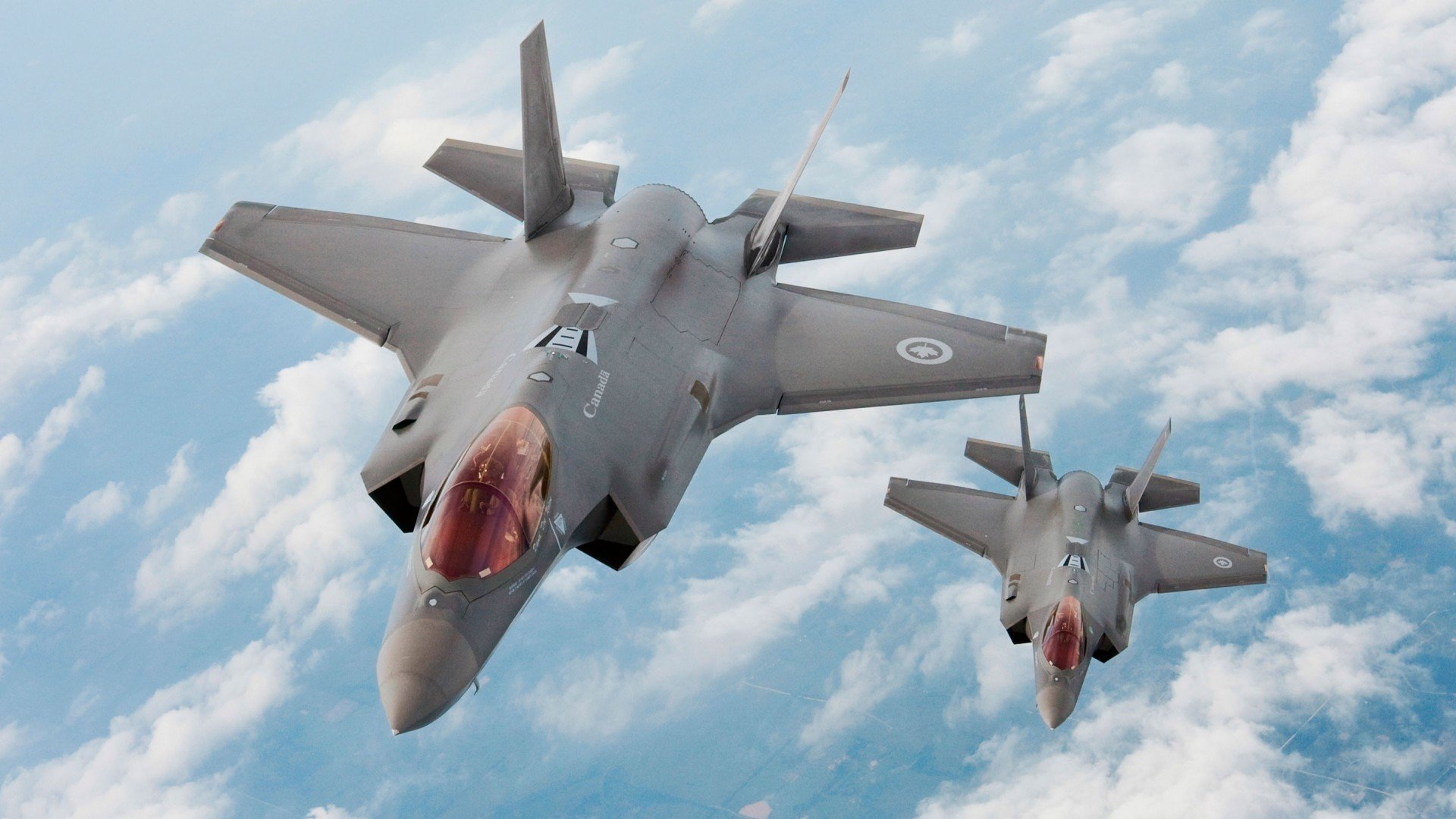 绿茵场与硬木地板的交响，当欧冠决赛遇见汽车城的生死战