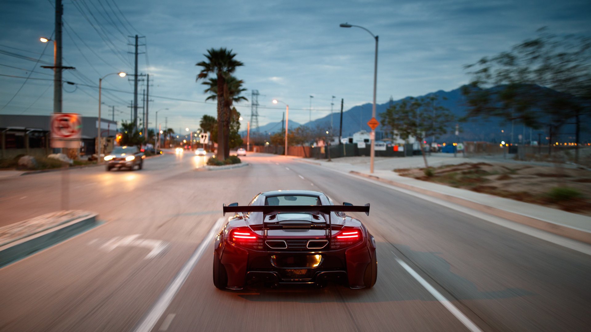 绿茵斗牛场，弗拉霍维奇利刃出鞘，马赛红色浪潮吞噬奥地利铁壁